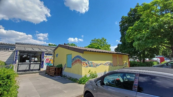 Projekt „You (and the) can!“: Neugestaltung der Gebäudefassade des Jugendclubs und Mädchentreffs Bliesstraße